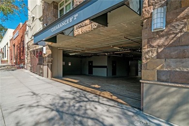 Gorgeous turnkey corner unit on 5th floor at Union Square - photo 32