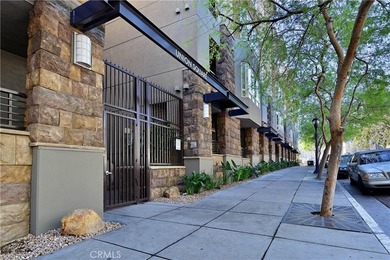 Gorgeous turnkey corner unit on 5th floor at Union Square - photo 33