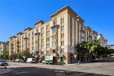 Gorgeous turnkey corner unit on 5th floor at Union Square - photo 35