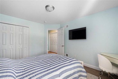 Welcome to 55 Vine Street, a beautifully maintained - photo 36