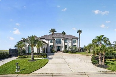 Exceptional waterfront estate in a gated community offering - photo 2