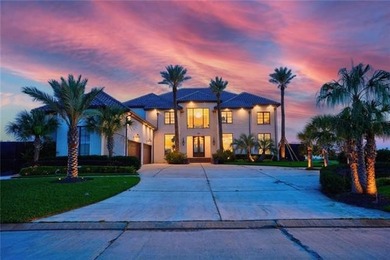 Exceptional waterfront estate in a gated community offering - photo 3