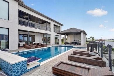 Exceptional waterfront estate in a gated community offering - photo 6