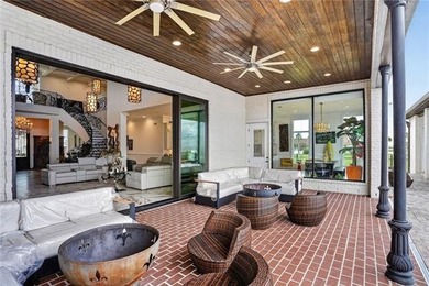 Exceptional waterfront estate in a gated community offering - photo 9