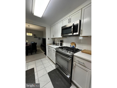 BACK TO MARKET!! RARE OPPORTUNITY! BUYER LOST FINANCING ! - photo 6