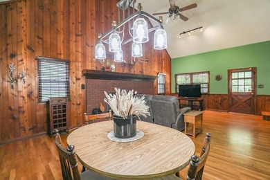 Looking for space, privacy, and room to spread out? This 3 - photo 12
