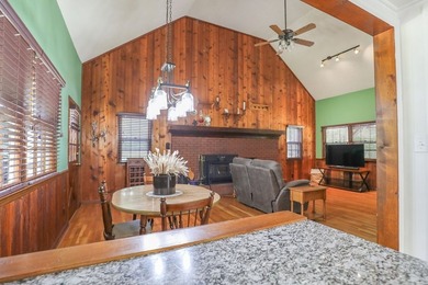 Looking for space, privacy, and room to spread out? This 3 - photo 13