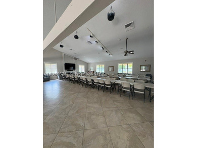 Welcome to Your New Home! LOOK NO FURTHER! Experience absolute - photo 19