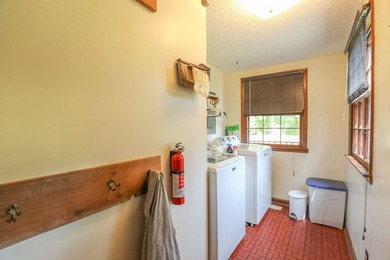 Looking for space, privacy, and room to spread out? This 3 - photo 26