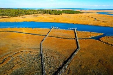 Exquisite 5BR/4.5BA waterfront retreat in a gated community--3