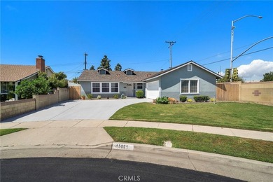 Absolutely charming and beautifully upgraded, this clean turnkey - photo 2