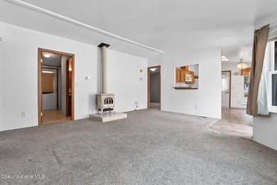 Move-in ready and full of versatility! Situated on a corner lot - photo 8