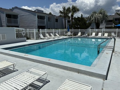 Beautifully remodeled 2-bedroom, 1 bath condo in sought after - photo 21