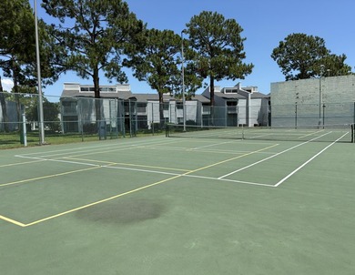 Beautifully remodeled 2-bedroom, 1 bath condo in sought after - photo 23