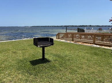 Beautifully remodeled 2-bedroom, 1 bath condo in sought after - photo 25