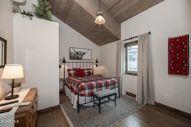 You will fall in love with this luxury 6-bedroom, 6-bath retreat - photo 47