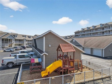 Lakefront living at its best! This 3BR/2BA, 1,400 sq ft condo in - photo 13