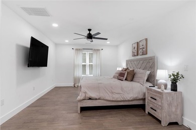 Turnkey. Furnished. Proven  with future bookings. Welcome to - photo 15