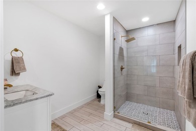 Turnkey. Furnished. Proven  with future bookings. Welcome to - photo 16