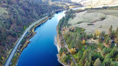 (private lake, pond, creek) Home For Sale in Lenore Idaho