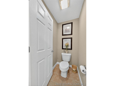 Lakefront living at its best! This 3BR/2BA, 1,400 sq ft condo in - photo 42