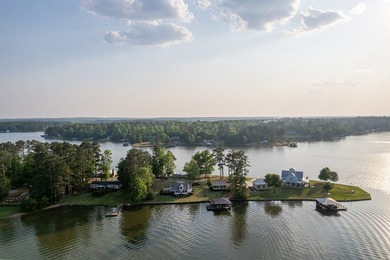 Completely reimagined and beautifully renovated, this Lake - photo 42
