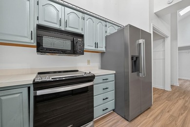 Three-bedroom, two-bathroom, single-story ranch home with a - photo 11