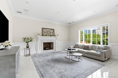 Nestled within the prestigious waterfront enclave of Malba, one - photo 11