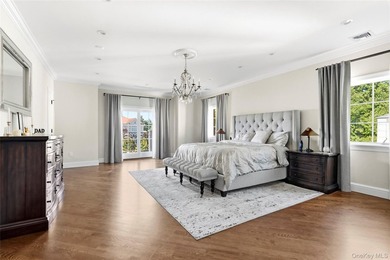 Nestled within the prestigious waterfront enclave of Malba, one - photo 12