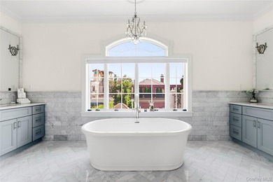 Nestled within the prestigious waterfront enclave of Malba, one - photo 13