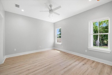 Welcome home to this beautiful new construction, never lived in - photo 14