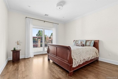 Nestled within the prestigious waterfront enclave of Malba, one - photo 14