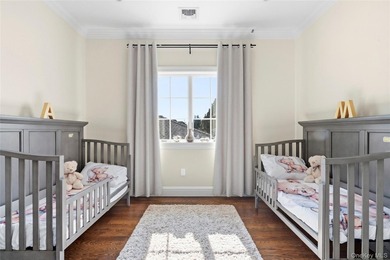 Nestled within the prestigious waterfront enclave of Malba, one - photo 16