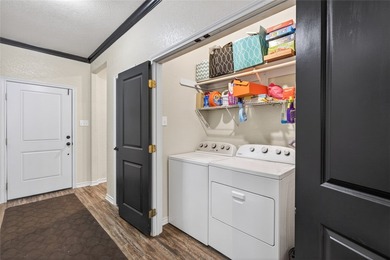 Welcome home to this modern and cozy home in Gun Barrel City! - photo 16