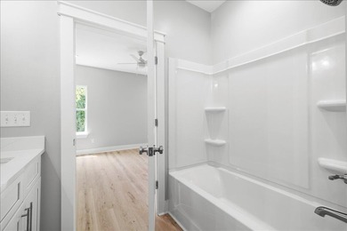 Welcome home to this beautiful new construction, never lived in - photo 18