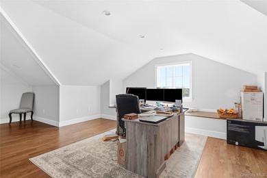 Nestled within the prestigious waterfront enclave of Malba, one - photo 18