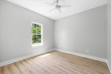 Welcome home to this beautiful new construction, never lived in - photo 19