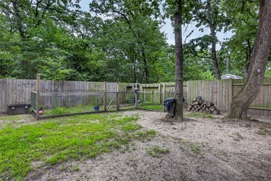 Welcome home to this modern and cozy home in Gun Barrel City! - photo 19