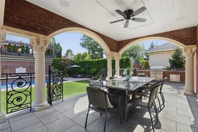 Nestled within the prestigious waterfront enclave of Malba, one - photo 20