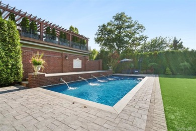 Nestled within the prestigious waterfront enclave of Malba, one - photo 21