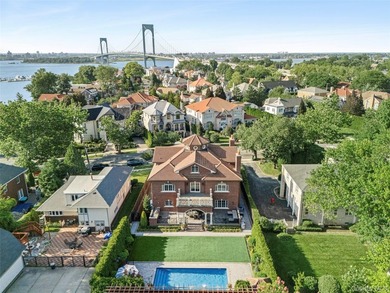 Nestled within the prestigious waterfront enclave of Malba, one - photo 23