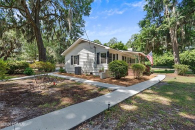 Nestled on a spacious 0.45-acre corner lot in the heart of Mossy - photo 28
