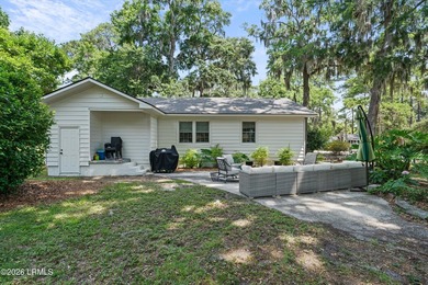 Nestled on a spacious 0.45-acre corner lot in the heart of Mossy - photo 32