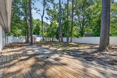Three-bedroom, two-bathroom, single-story ranch home with a - photo 32