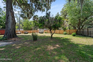 Nestled on a spacious 0.45-acre corner lot in the heart of Mossy - photo 33