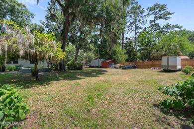 Nestled on a spacious 0.45-acre corner lot in the heart of Mossy - photo 34