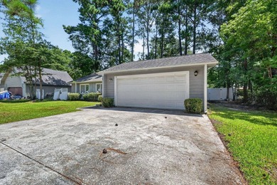 Three-bedroom, two-bathroom, single-story ranch home with a - photo 41