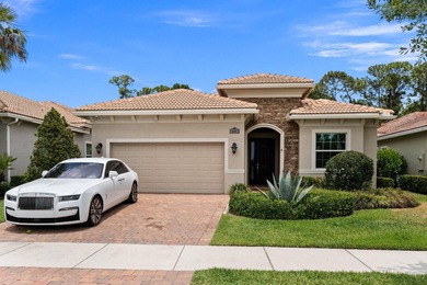 Welcome to your dream home! Nestled in the nicest Port St. Lucie - photo 1