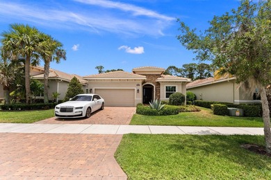 Welcome to your dream home! Nestled in the nicest Port St. Lucie - photo 3