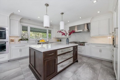Welcome to this magnificent and stately Center Hall Colonial - photo 23